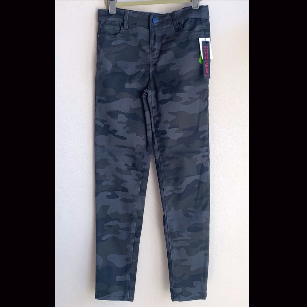3/$45 ⭐️ DESIGN LAB Girls Camo pants Size 12 NWT